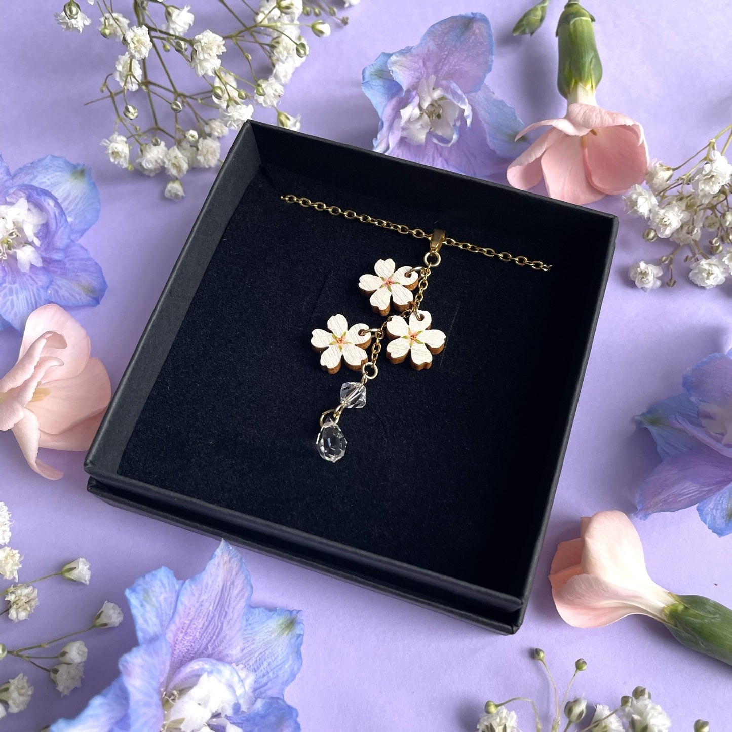 Hanami Love -kaulakoru, valkoinen - kulta