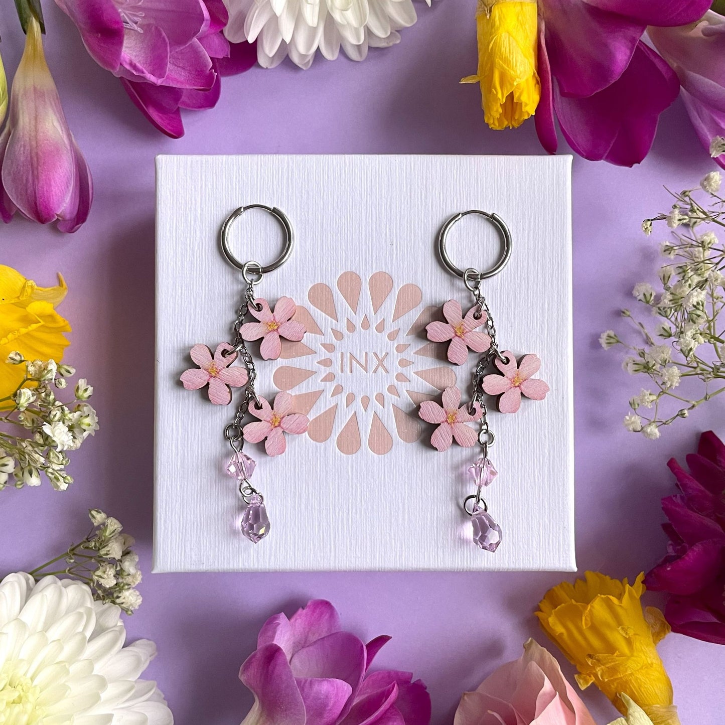 Hanami Love, vaaleanpunainen - teräs (koukku tai huggie)