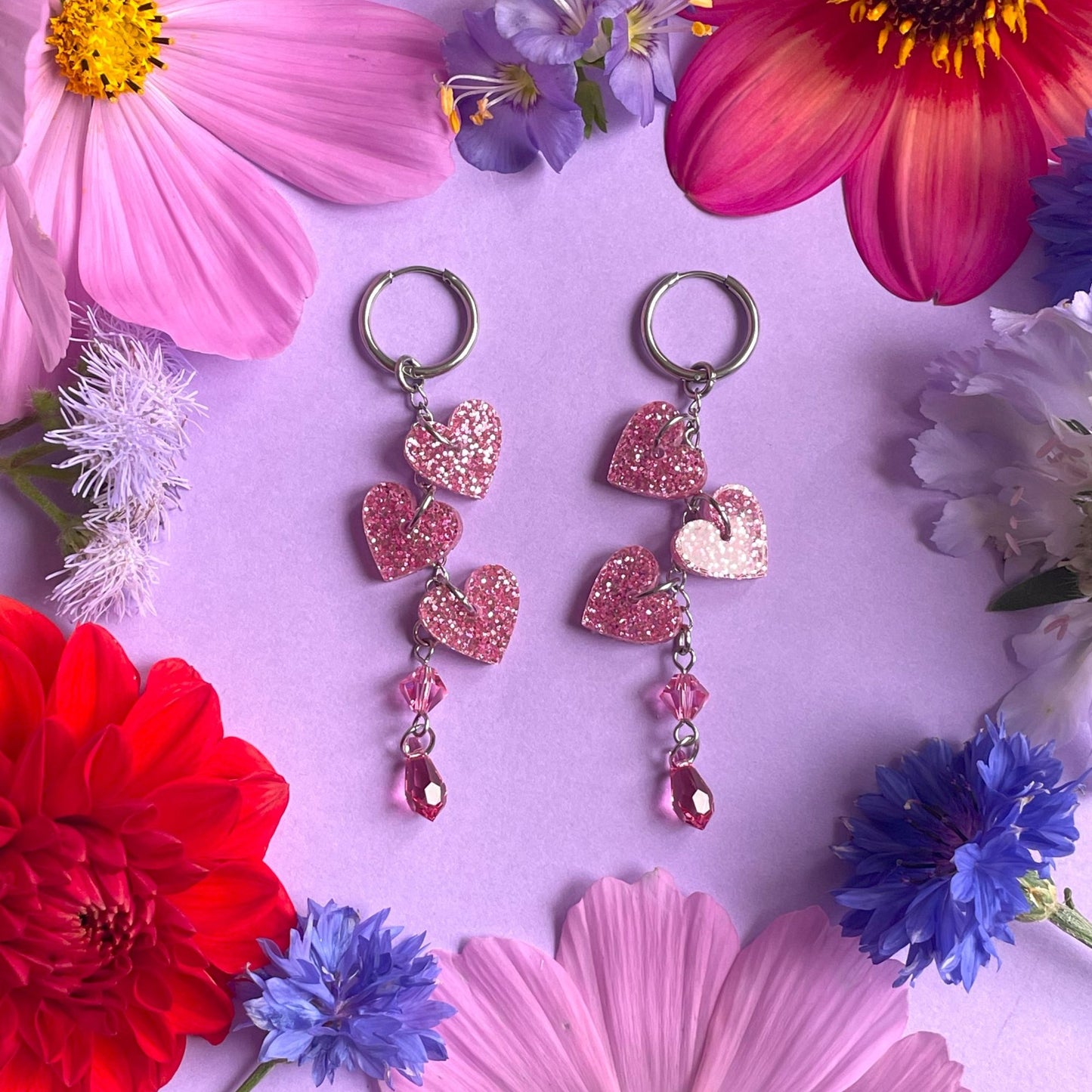 Kristallisydämet, rosa glitter (huggie tai koukku)