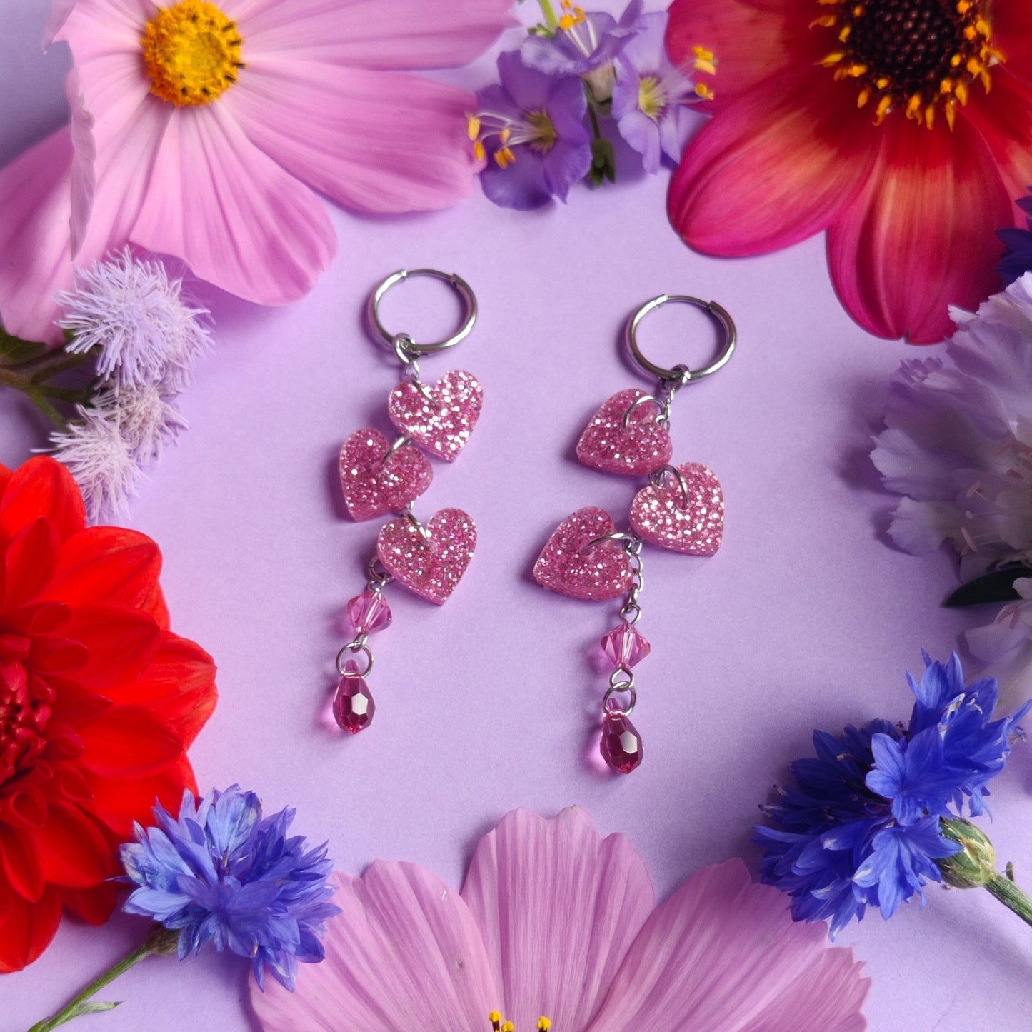 Kristallisydämet, rosa glitter (huggie tai koukku)