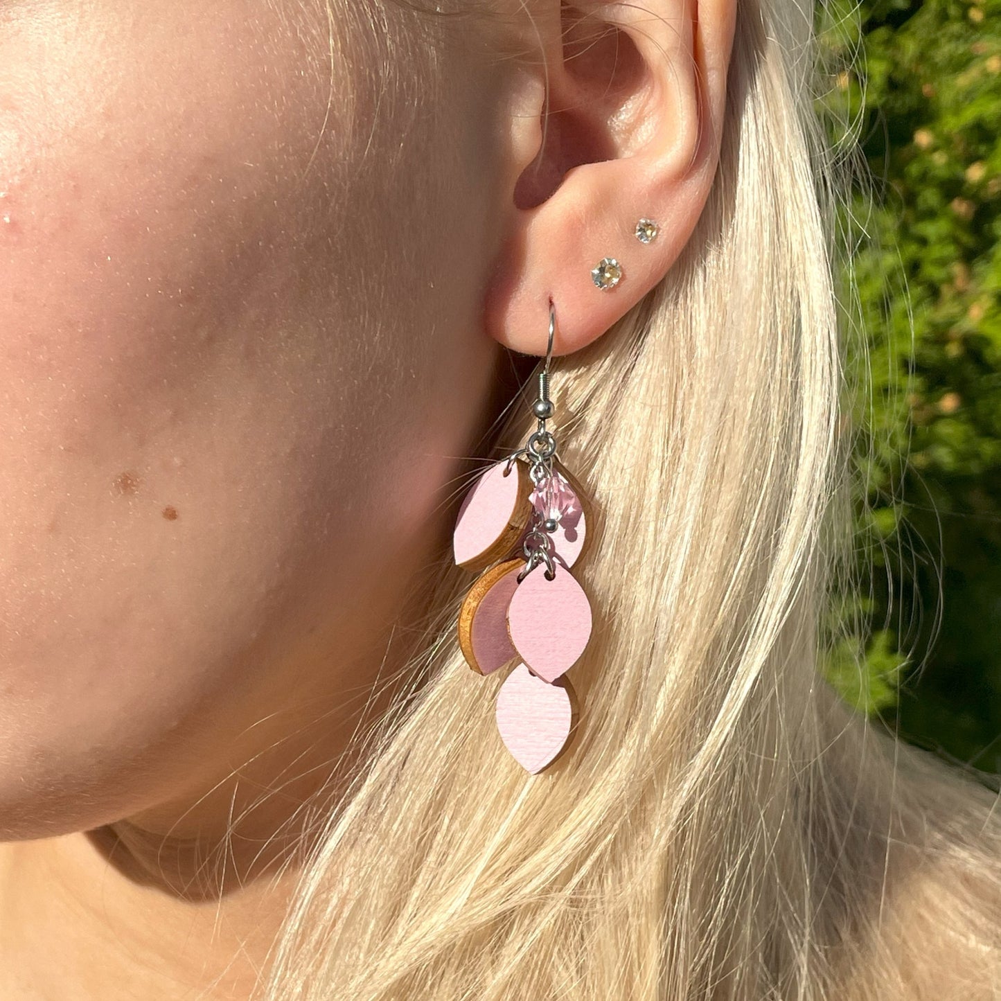 Lehväs-korvakorut, rosa