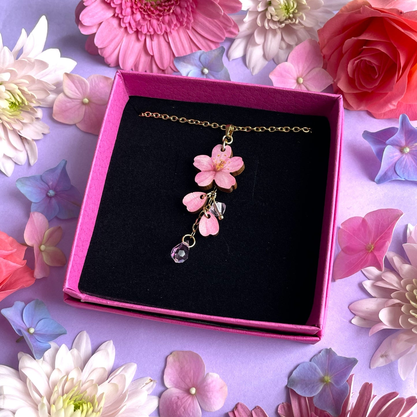 Cherry Glow -kaulakoru (kulta)