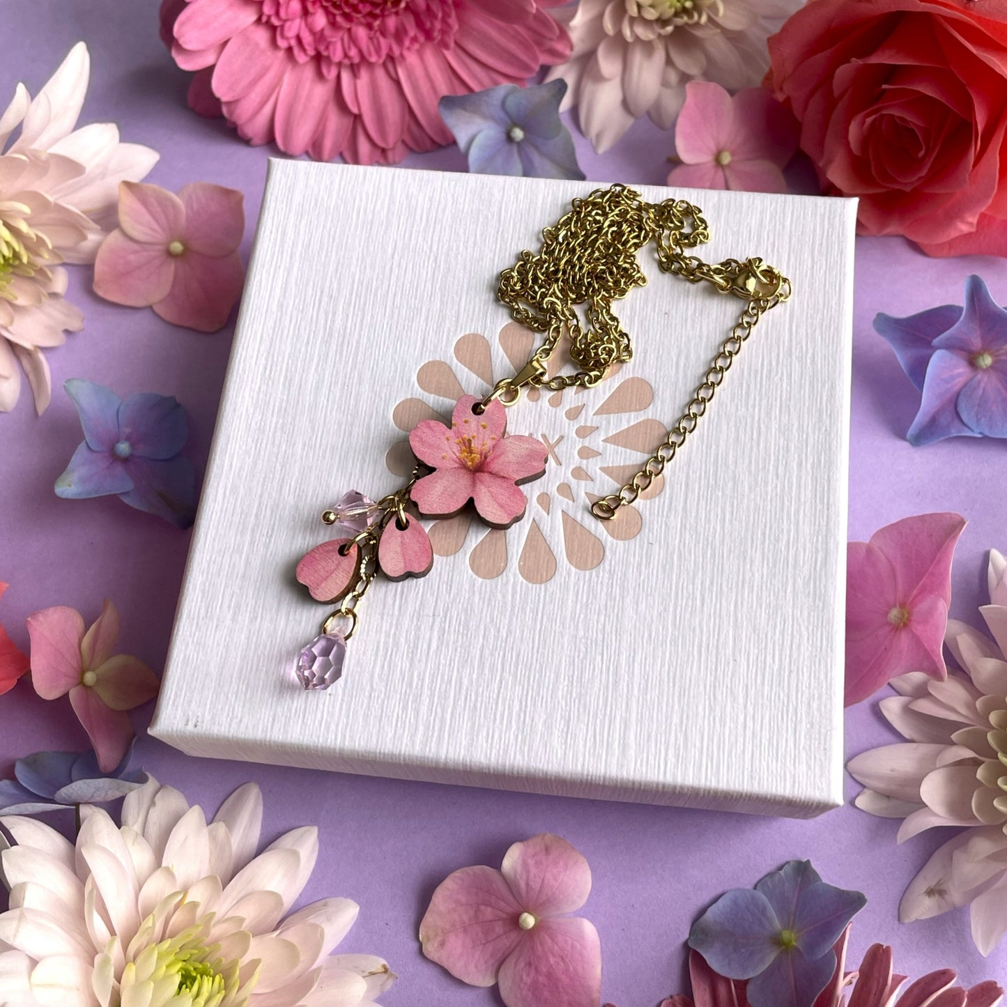 Cherry Glow -kaulakoru (kulta)