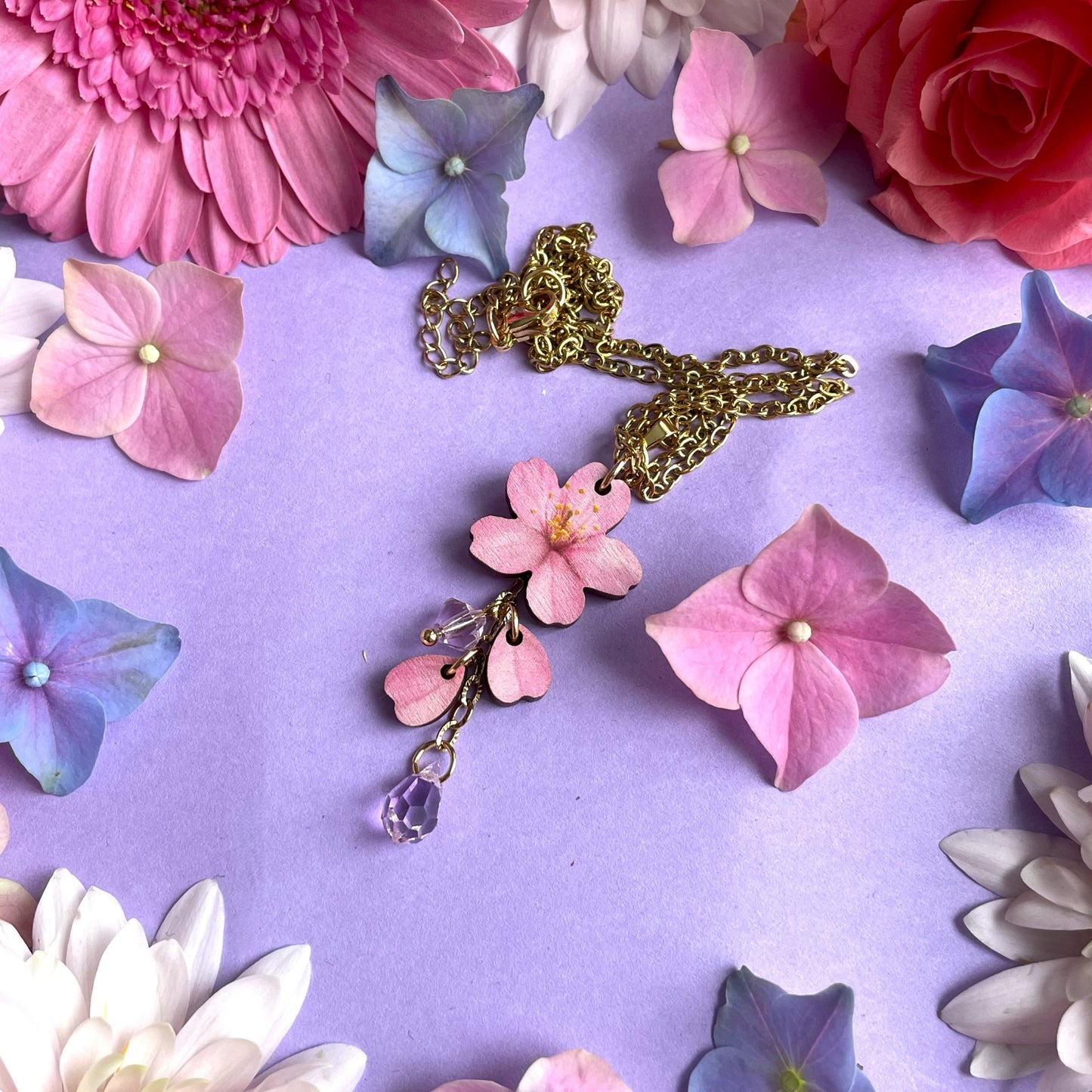 Cherry Glow -kaulakoru (kulta)