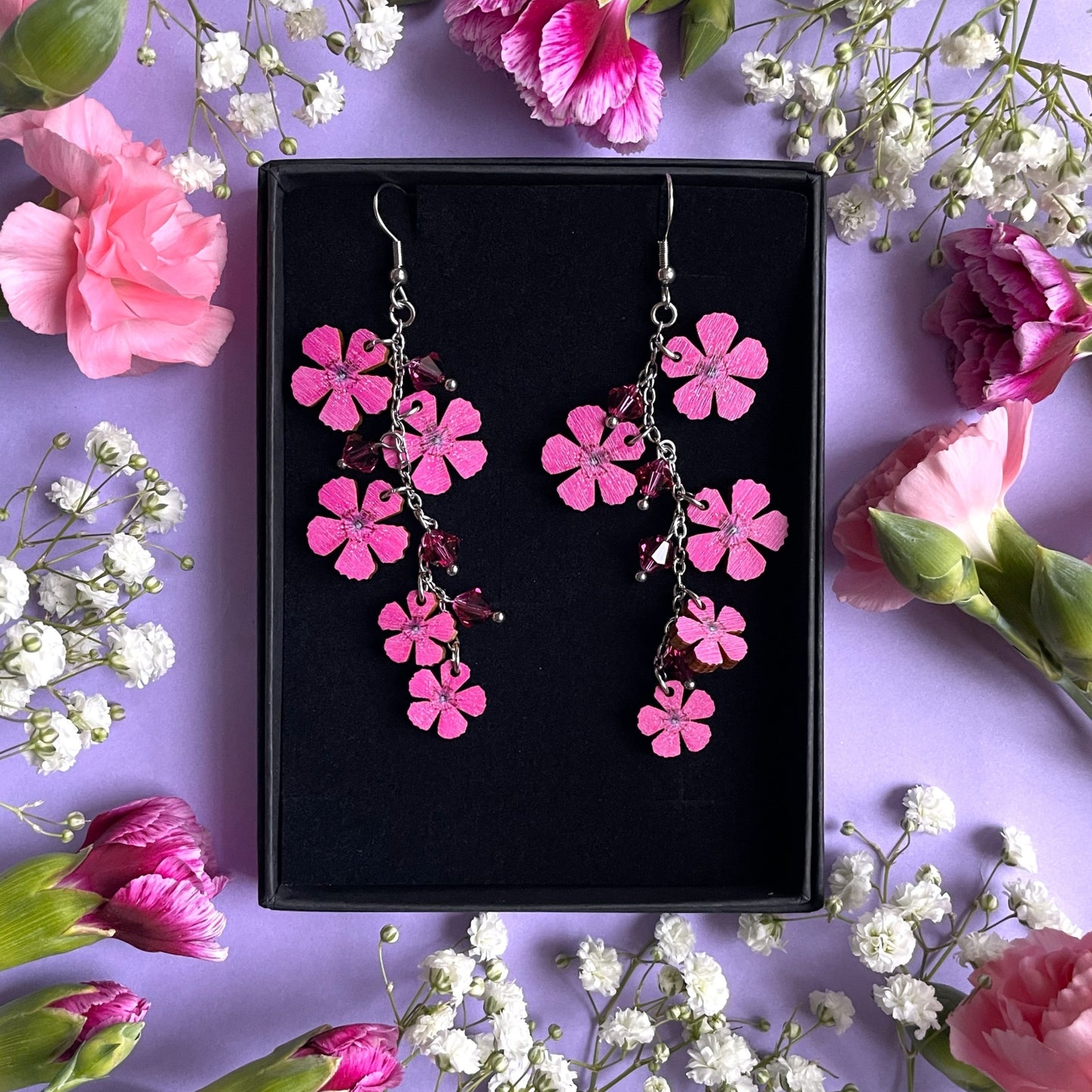 Ketoneilikat kristalleilla