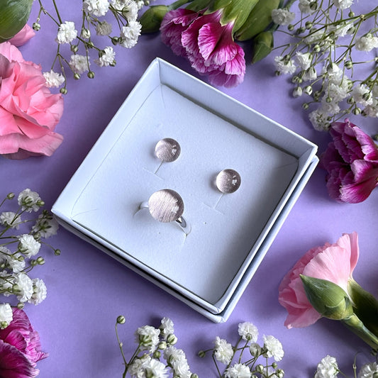 Lasikorusetti, hennon vaaleanpunainen