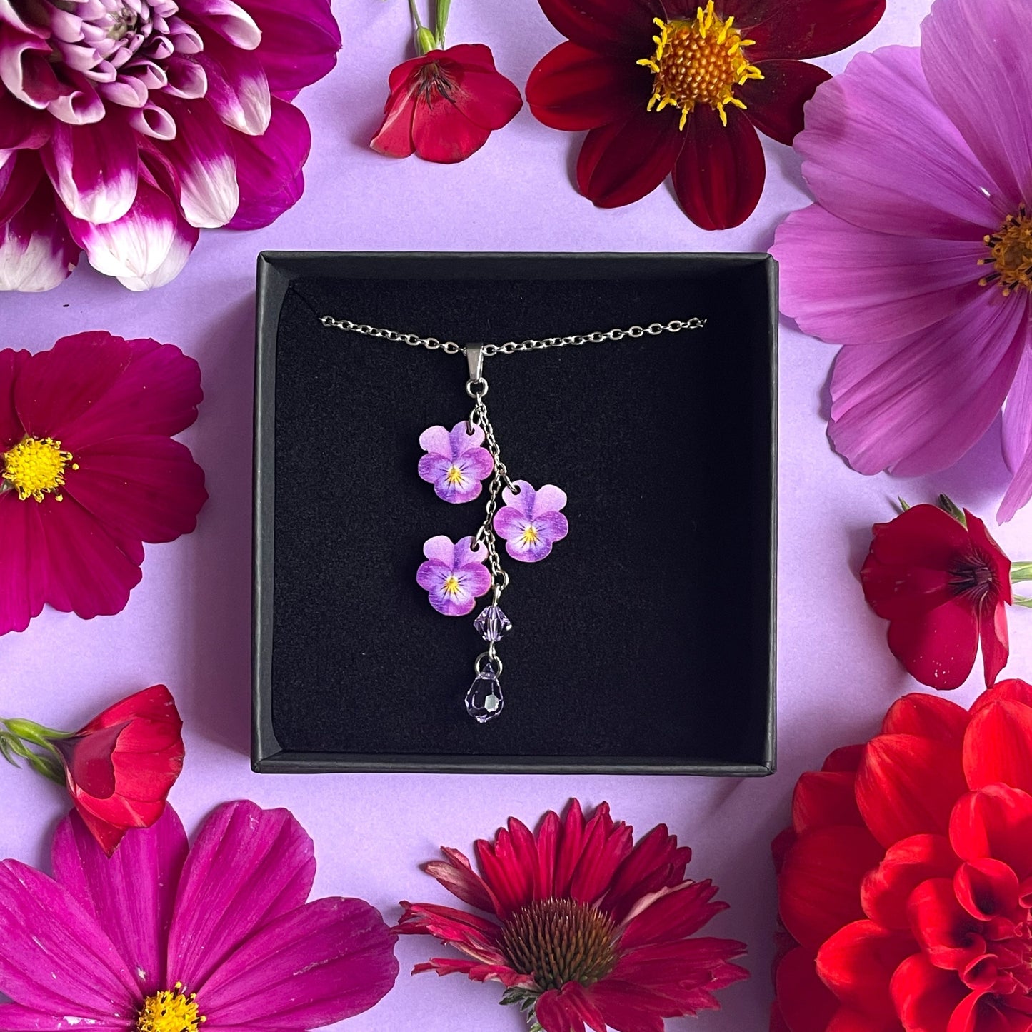 ENNAKKOMYYNTI -15%: Orvokki Love -kaulakoru, violetti