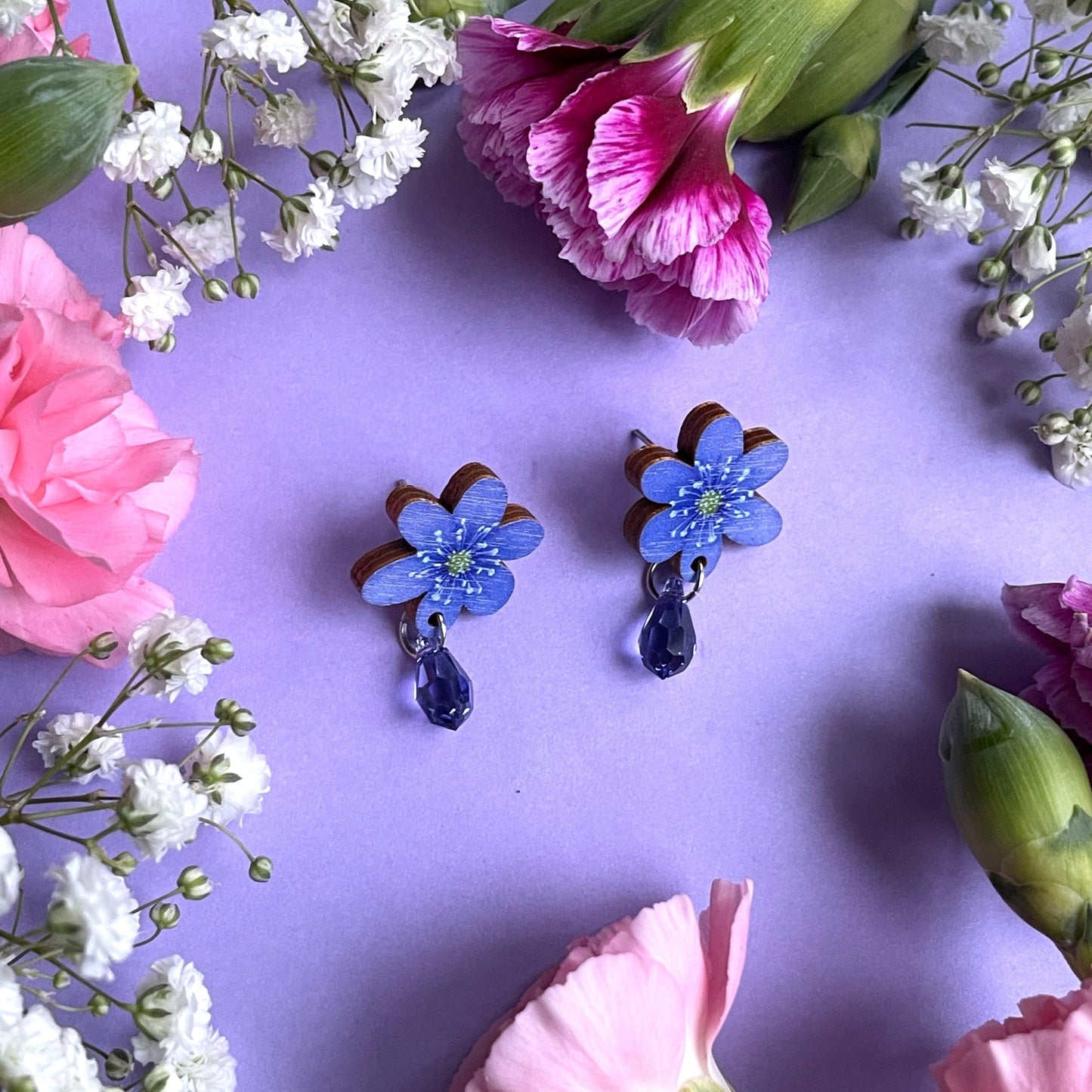 Vuokko Love -nappikorvakorut