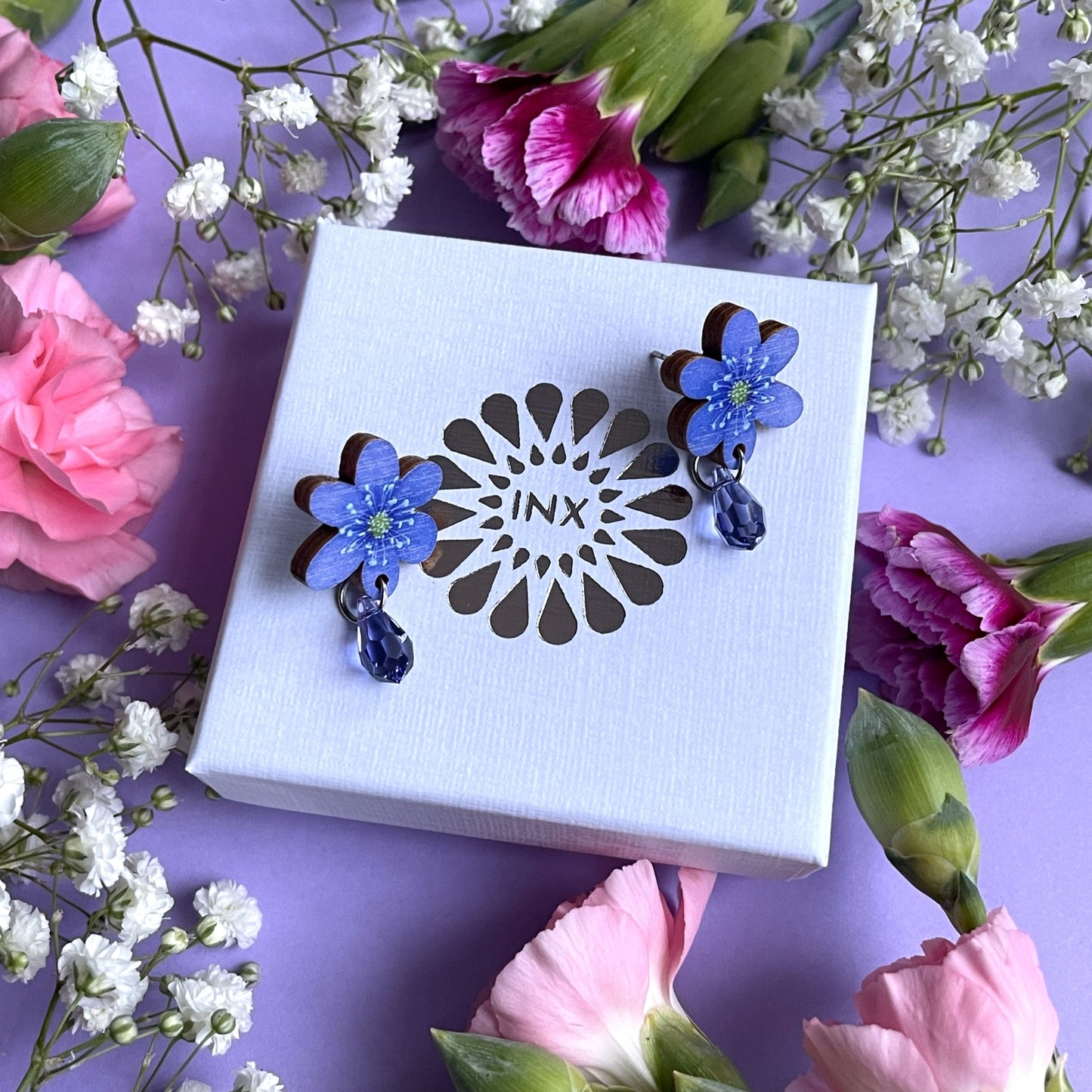 Vuokko Love -nappikorvakorut